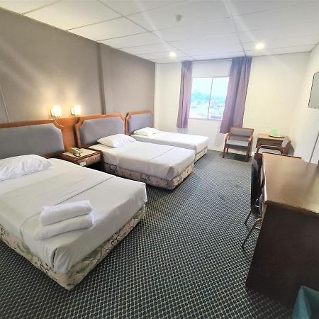 Anika Inn - Kluang Exterior photo