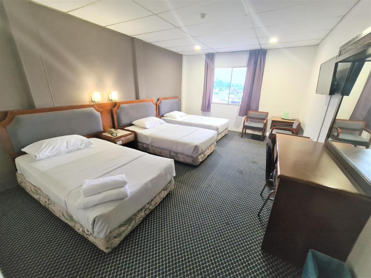 Anika Inn - Kluang Exterior photo