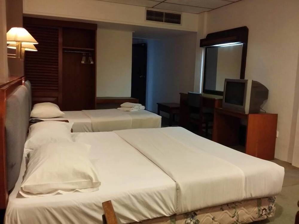 Anika Inn - Kluang Exterior photo
