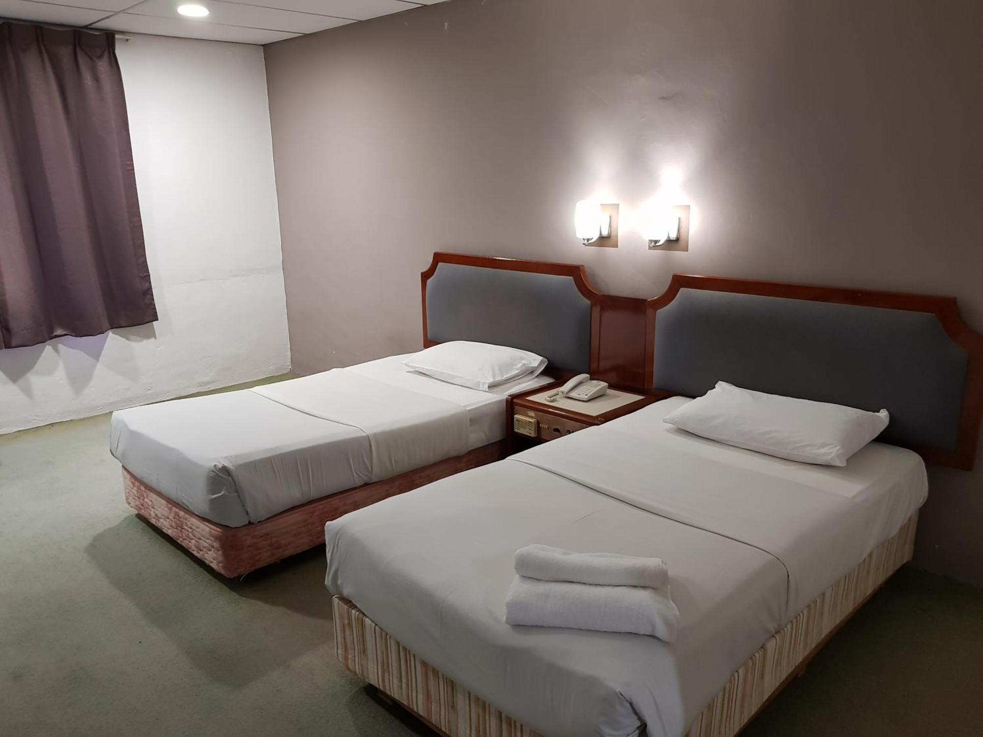 Anika Inn - Kluang Exterior photo